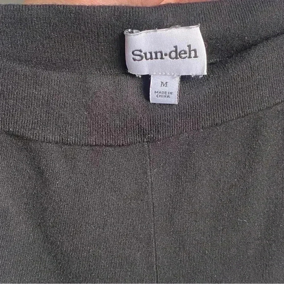 Aritzia Sunday best  Stretch pants M - Picture 4 of 4